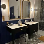 Les Ecuries De Rigny, De Gamme Avec Privatif Et Piscine Au Coeur D'un Jardin Arbore B&B 낭시