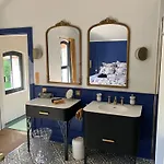 B&B Les Ecuries De Rigny, De Gamme Avec Privatif Et Piscine Au Coeur D'un Jardin Arbore 4*