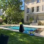 Les Ecuries De Rigny, De Gamme Avec Privatif Et Piscine Au Coeur D'un Jardin Arbore