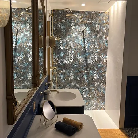 Les Ecuries De Rigny, De Gamme Avec Jardin, Jacuzzi Et Piscine Oda ve Kahvaltı