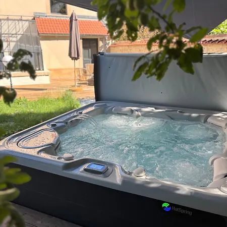 Panzió Les Ecuries De Rigny, De Gamme Avec Privatif Et Piscine Au Coeur D'un Jardin Arbore Nancy