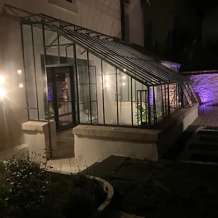 Les Ecuries De Rigny, De Gamme Avec Jardin, Jacuzzi Et Piscine Bed & Breakfast