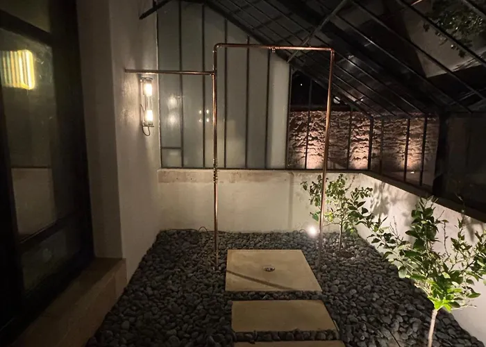 Les Ecuries De Rigny, Suite Haut De Gamme Avec Spa Privatif Et Piscine Au Coeur D'Un Jardin Arbore 4* Nancy