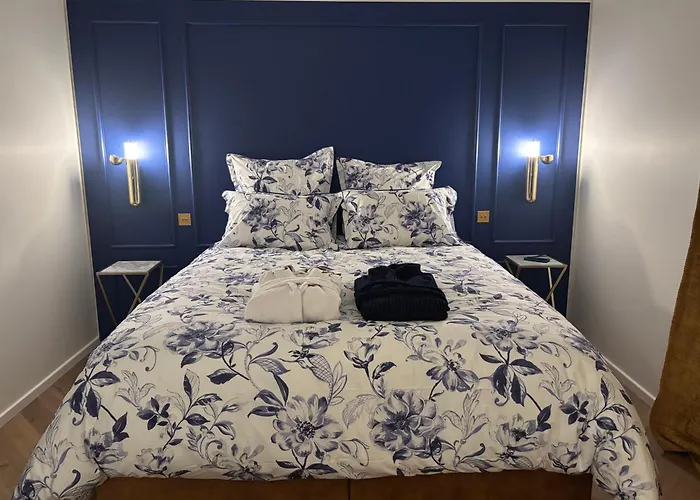 Bed & Breakfast Les Ecuries De Rigny, Suite Haut De Gamme Avec Spa Privatif Et Piscine Au Coeur D'Un Jardin Arbore 4*