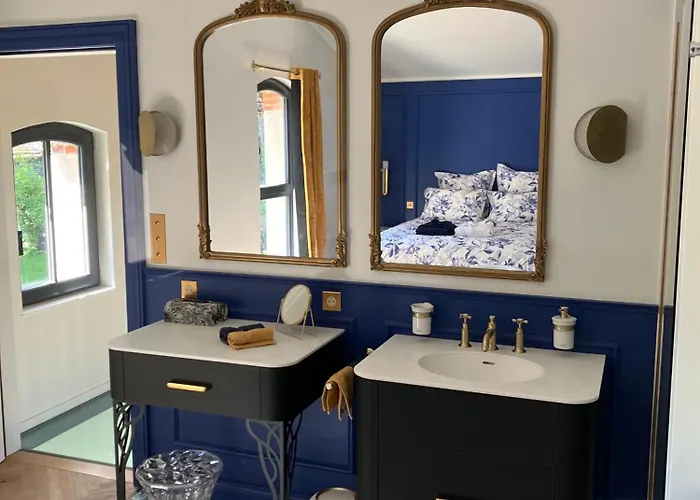 Bed & Breakfast Les Ecuries De Rigny, Suite Haut De Gamme Avec Spa Privatif Et Piscine Au Coeur D'Un Jardin Arbore 4*